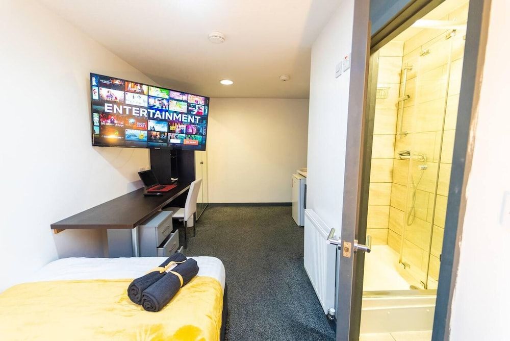 Spacious Comfortable Studio Near the University Studio 7