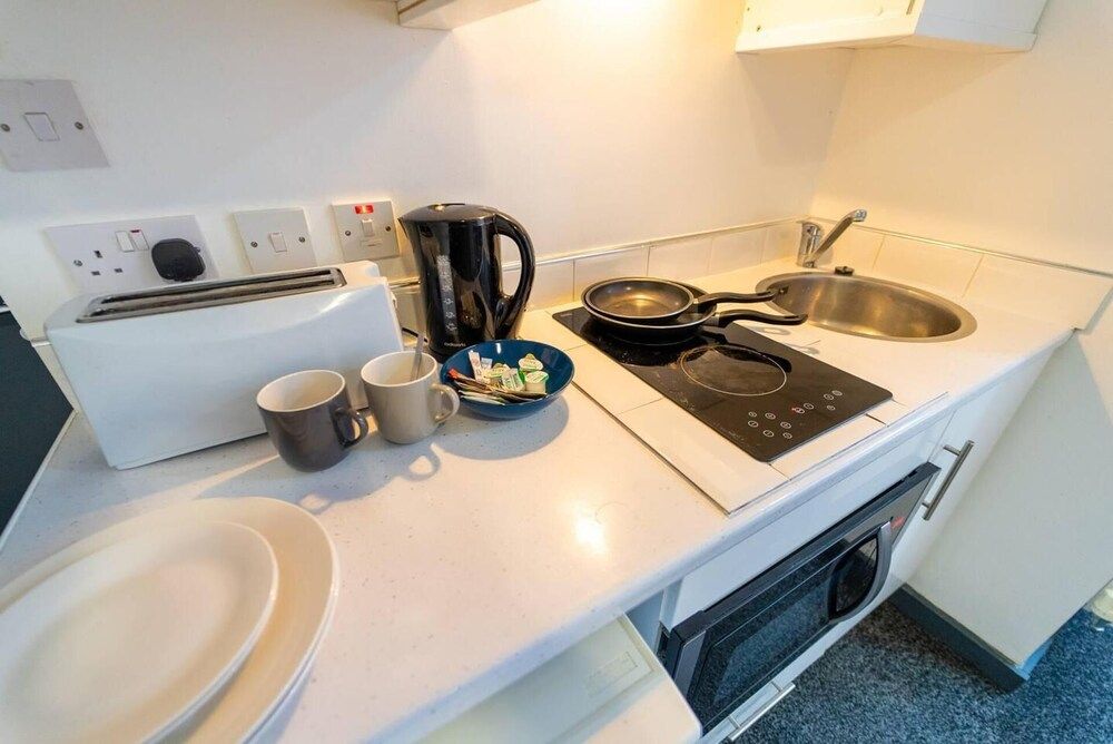 Spacious Comfortable Studio Near the University Studio 18