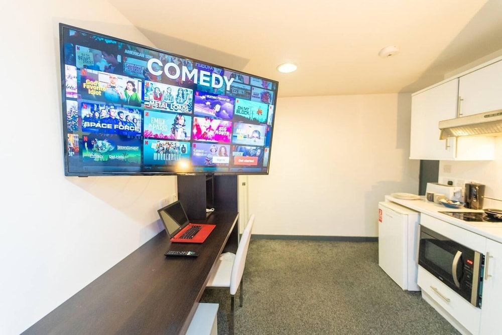 Spacious Comfortable Studio Near the University Studio 26