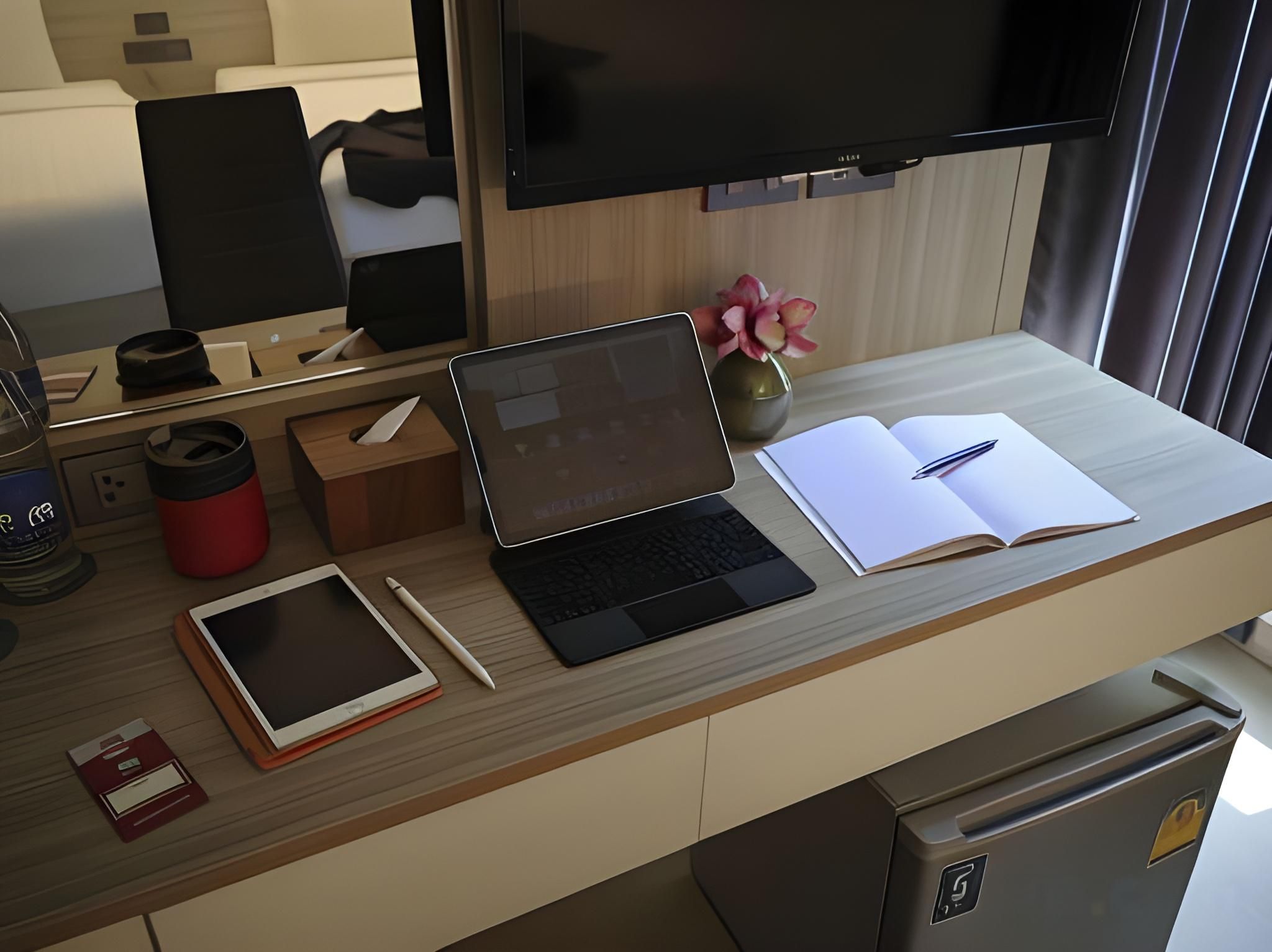 undefined Thana Wisut Hotel 8