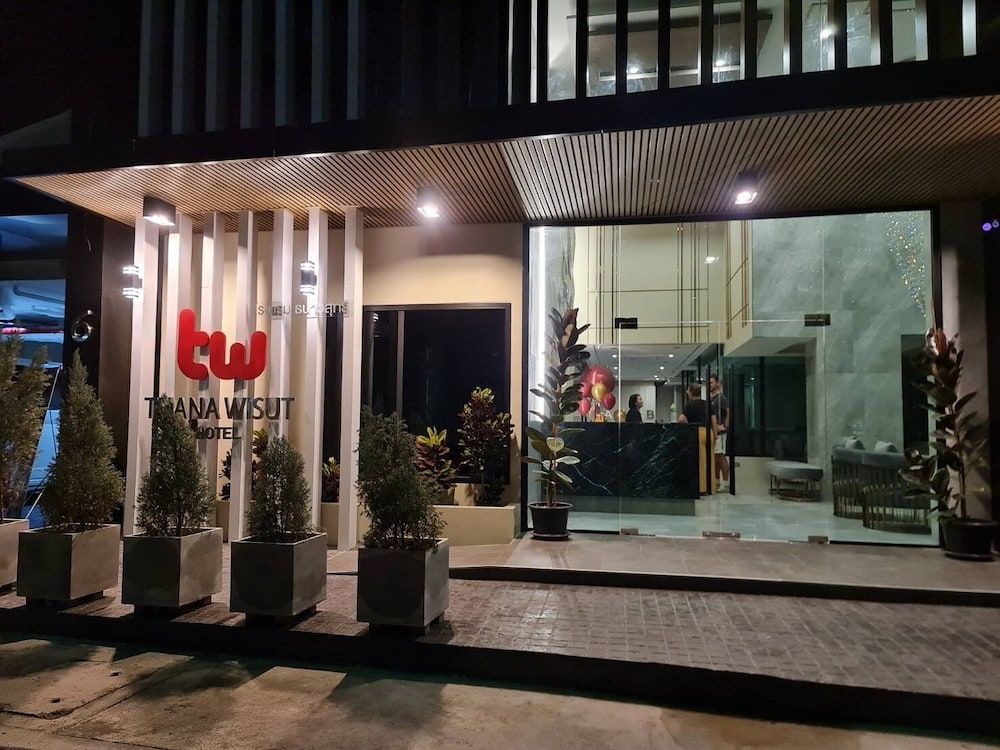 undefined Thana Wisut Hotel 6