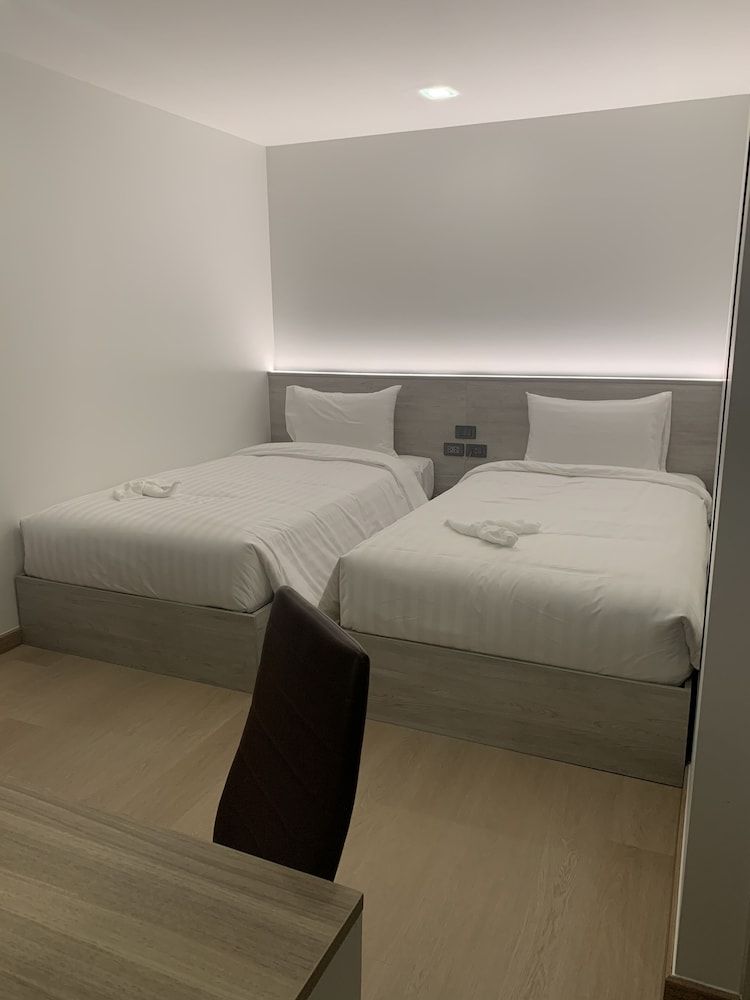 Thana Wisut Hotel Standard Twin Room 5