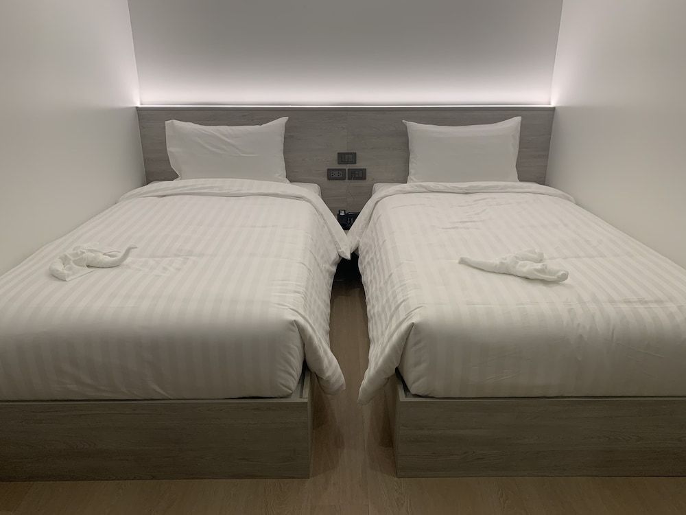Thana Wisut Hotel Standard Twin Room 2