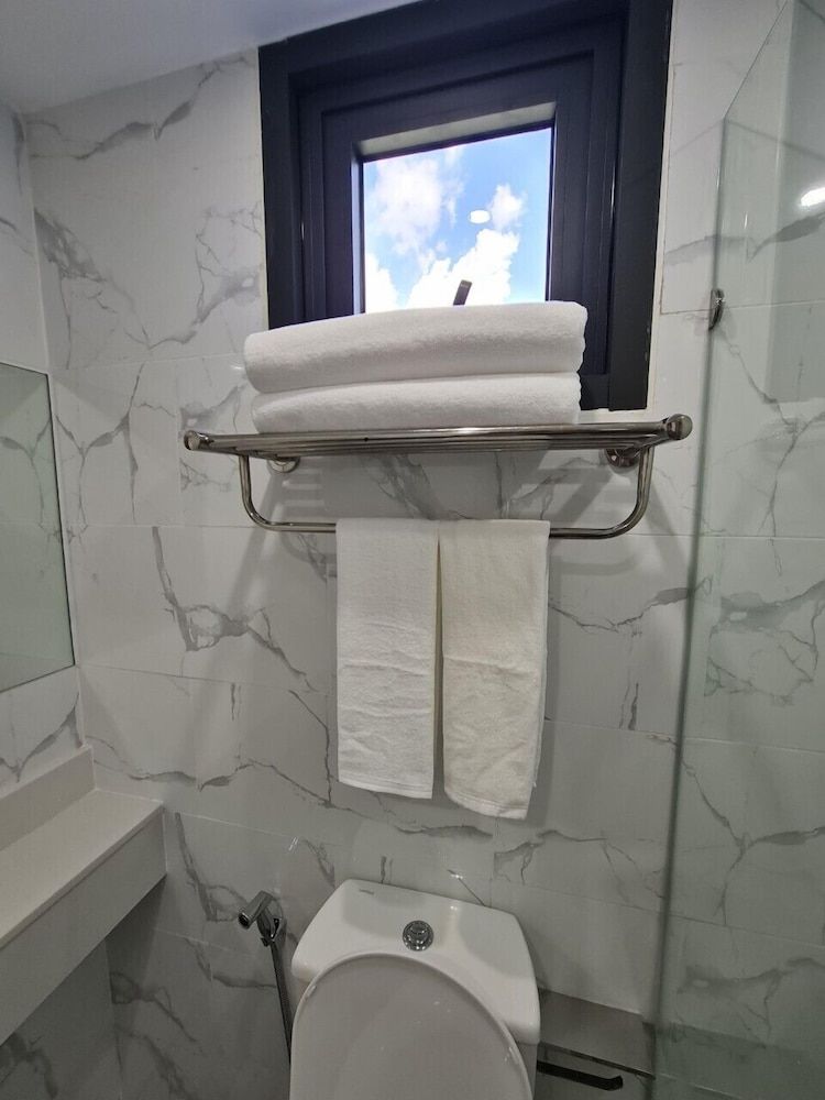 Thana Wisut Hotel Standard Twin Room 13