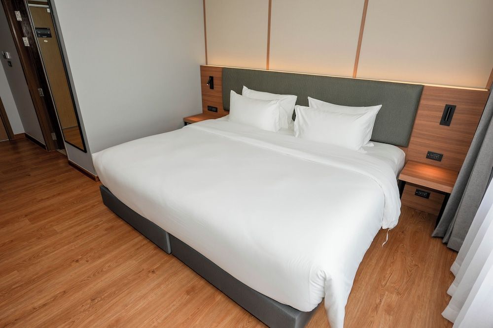 Best Western Chatuchak Superior Room, 1 Double Bed, Non Smoking, City View 5