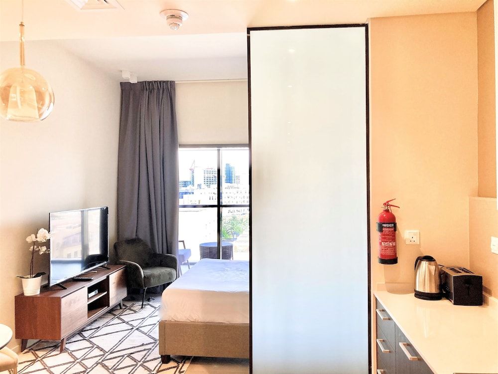 Amazing Living With Balcony - Park View JVC Apartment (0 Bedroom) 5