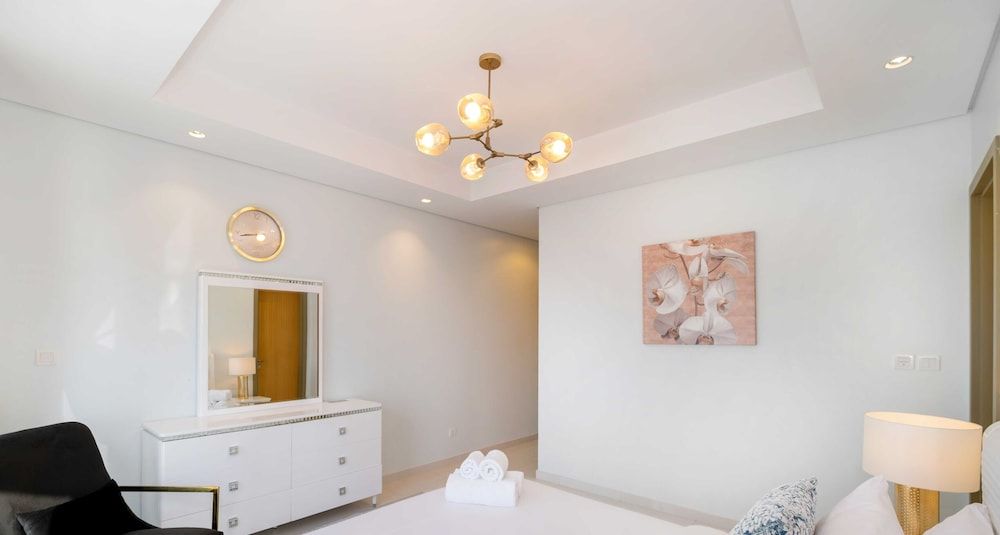 LUX The Paramount Sea View Suite