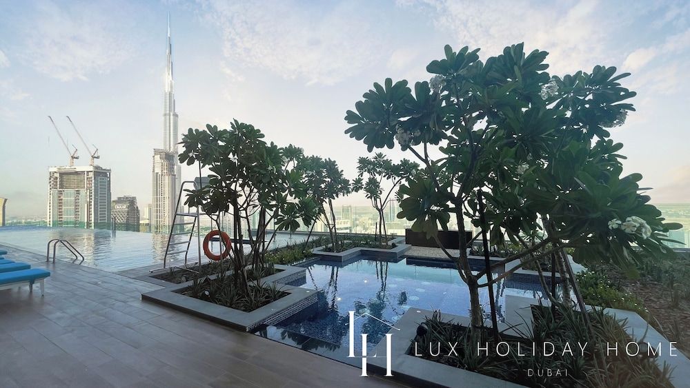 LUX The Paramount Sea View Suite