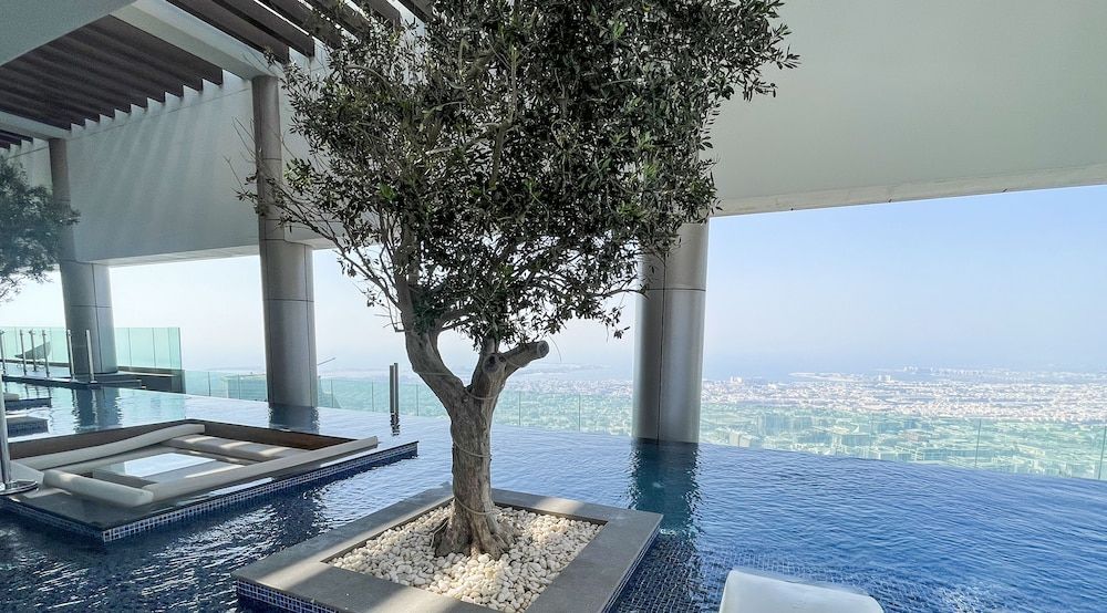 LUX The Paramount Sea View Suite
