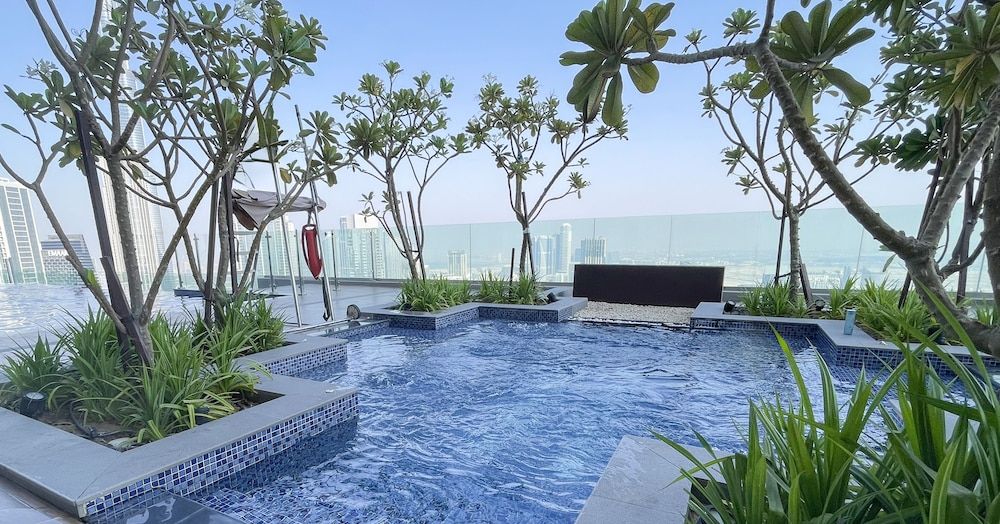 undefined LUX The Paramount Sea View Suite 7