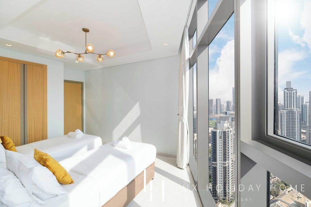 LUX The Paramount Sea View Suite