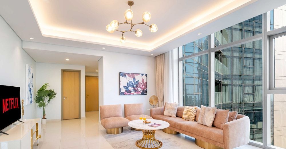 LUX The Paramount Sea View Suite
