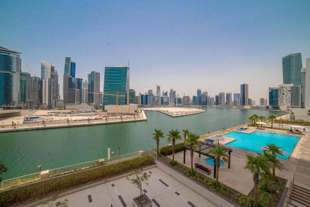 undefined Large 1 Bed Business Bay Canal 7