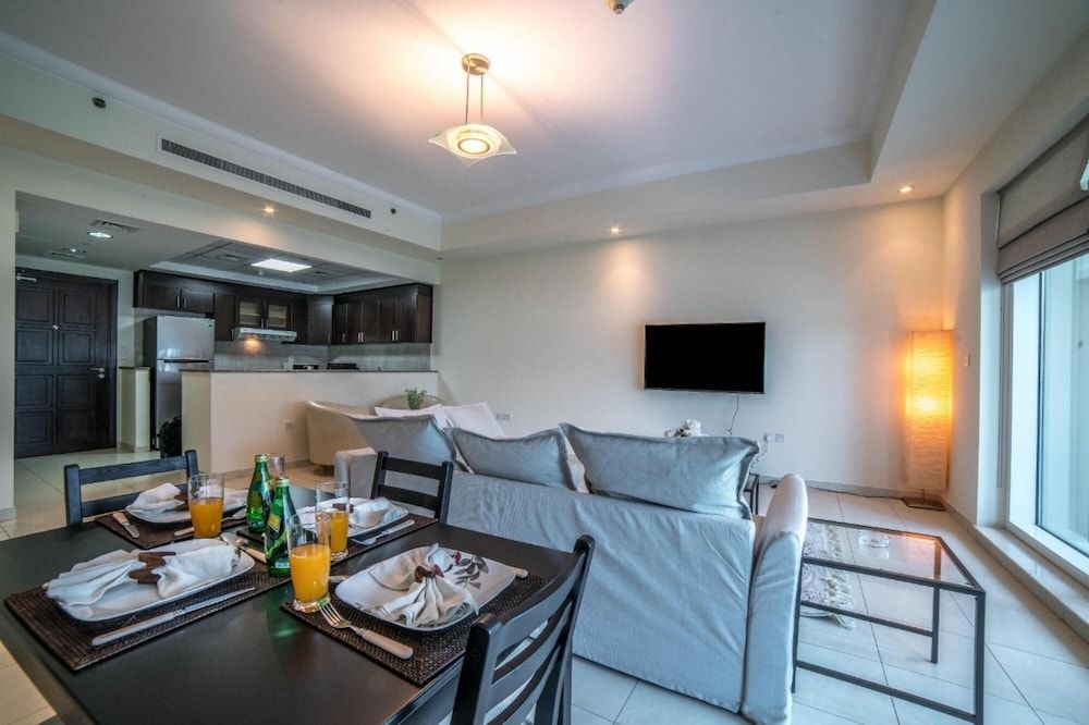 undefined Large 1 Bed Business Bay Canal 6