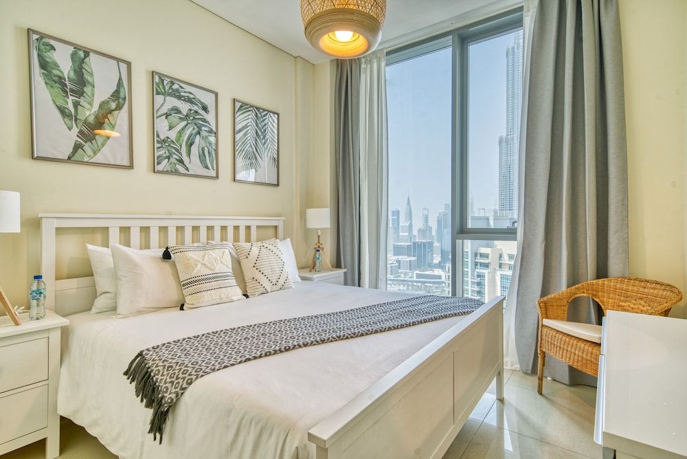 undefined Monty - Cozy Penthouse With Burj Khalifa and Fountain View 8