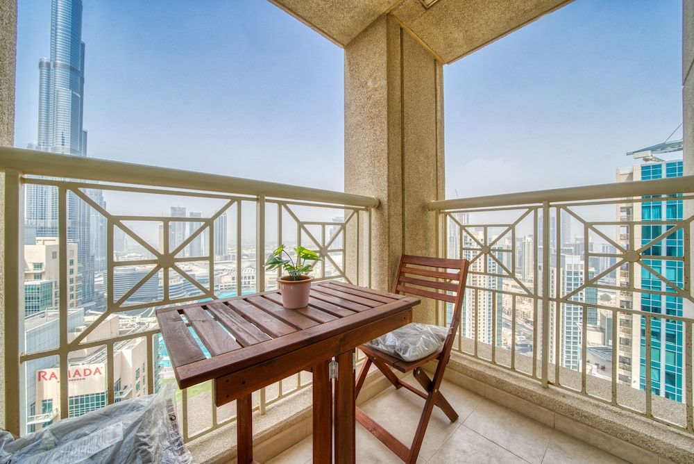 Monty - Cozy Penthouse With Burj Khalifa and Fountain View