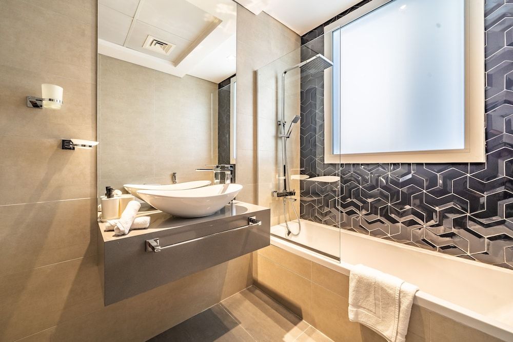 Stylish Waterfront Apartment With Views on Canal Comfort Apartment 30