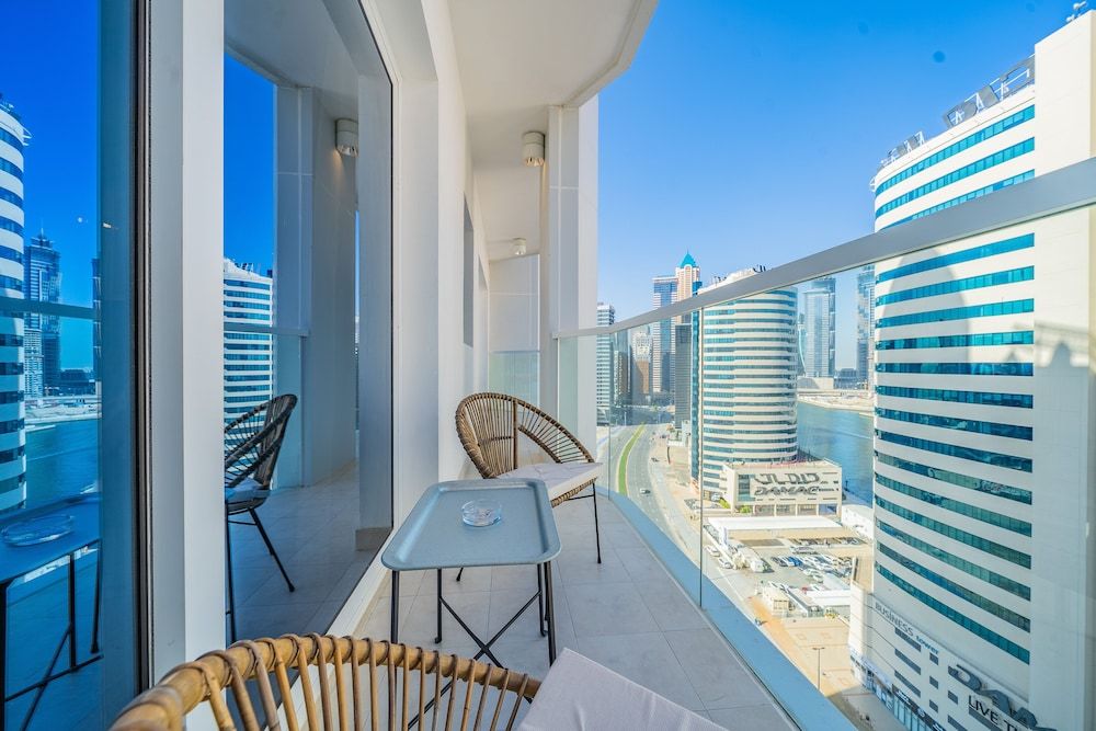 Stylish Waterfront Apartment With Views on Canal Comfort Apartment 26