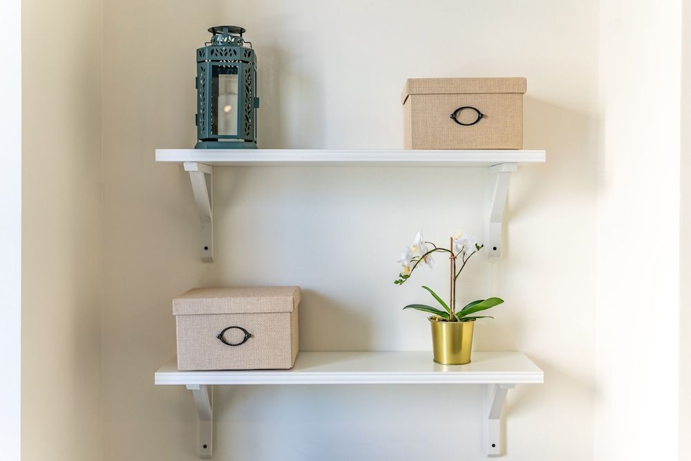 Stylish Waterfront Apartment With Views on Canal Comfort Apartment 22