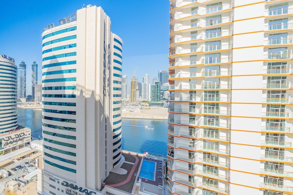 Stylish Waterfront Apartment With Views on Canal Comfort Apartment 35