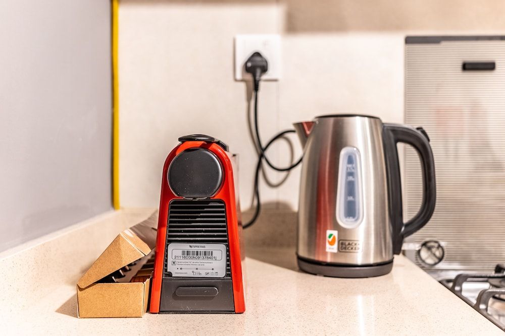 Stylish Waterfront Apartment With Views on Canal Comfort Apartment 28