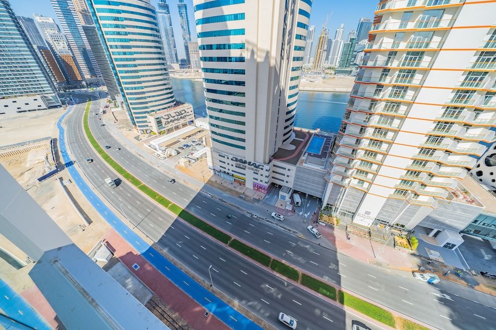 Stylish Waterfront Apartment With Views on Canal Comfort Apartment 36