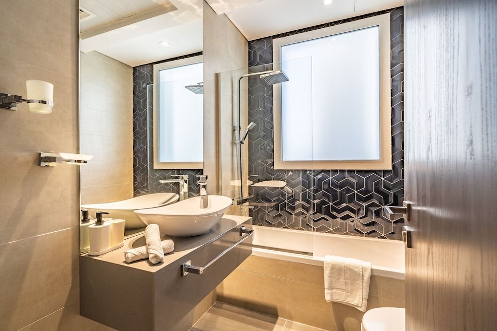 Stylish Waterfront Apartment With Views on Canal Comfort Apartment 29