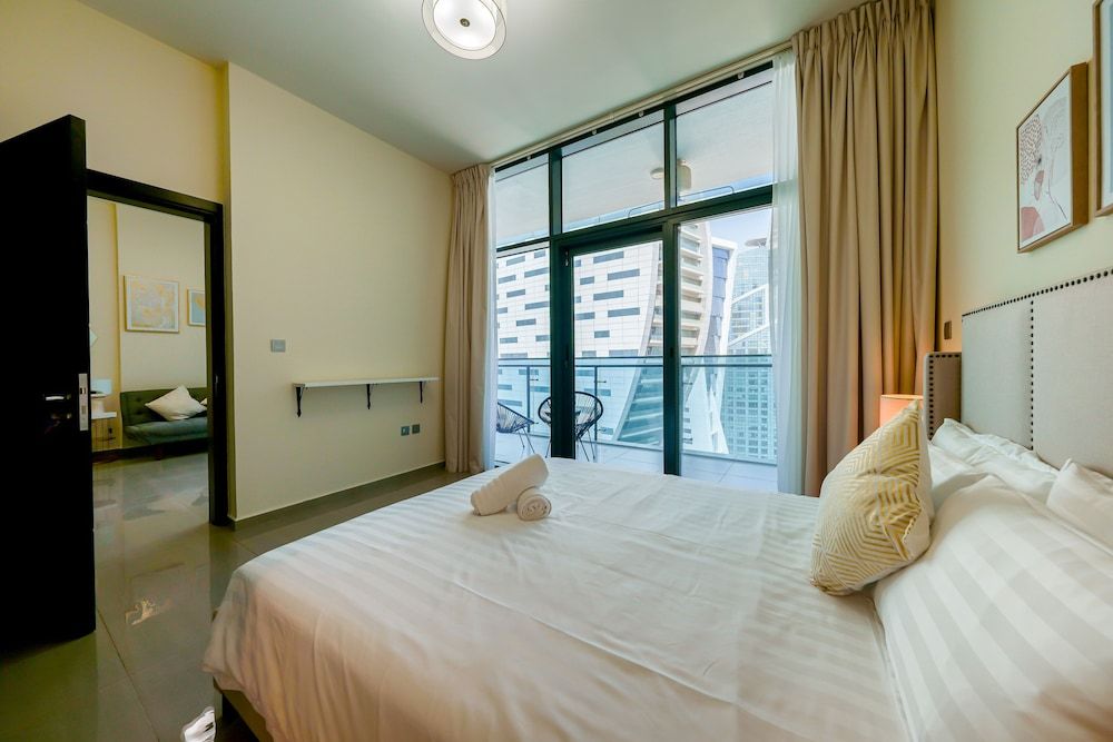 undefined Tanin - Apartment Amidst Lively Area With Pool and Balcony