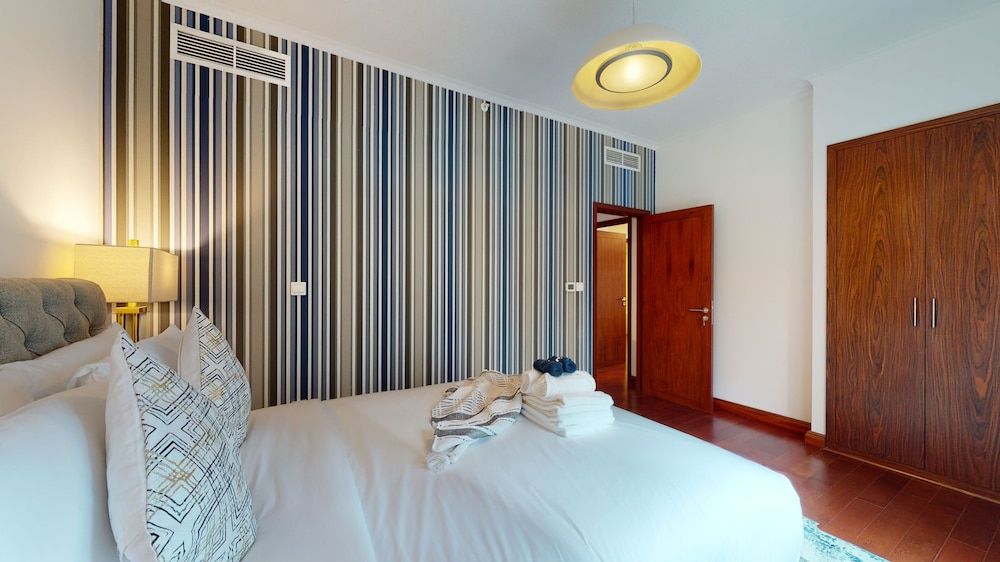 The Residences 601 Executive Apartment 11