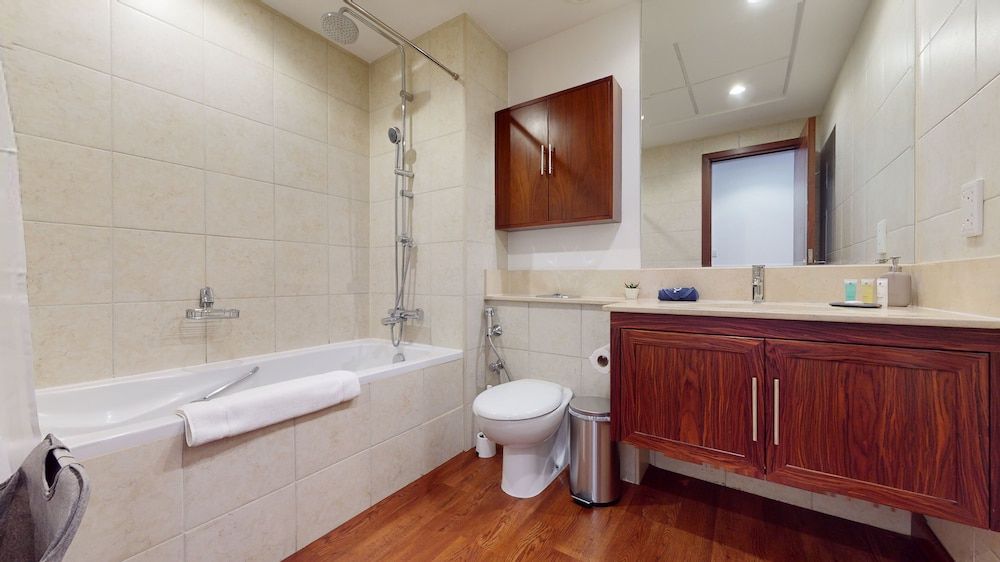 The Residences 601 Executive Apartment 18