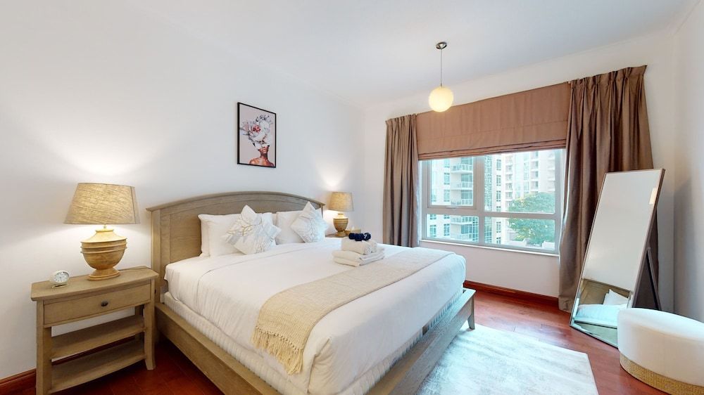 The Residences 601 Executive Apartment 8