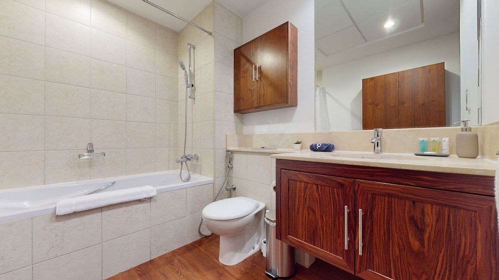 The Residences 601 Executive Apartment 21