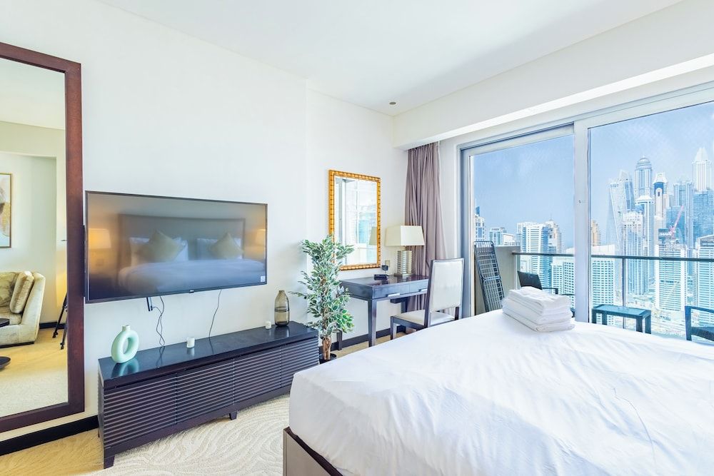 SuperHost - Deluxe Studio with Stunning Marina Views - JW Marriott Dubai Marina Design Studio 3