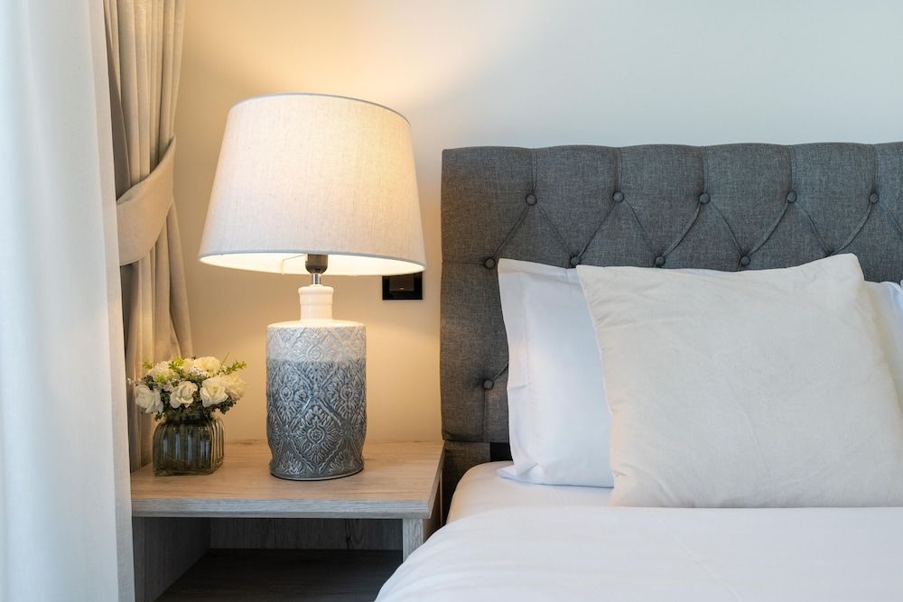 undefined Whitesage - Cozy Condo With Dazzling Cityscape and Canal Views 4