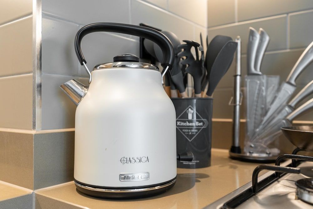 undefined Whitesage - Cozy Condo With Dazzling Cityscape and Canal Views 10