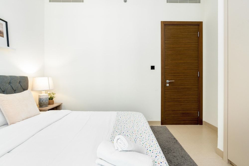 undefined Whitesage - Cozy Condo With Dazzling Cityscape and Canal Views 5