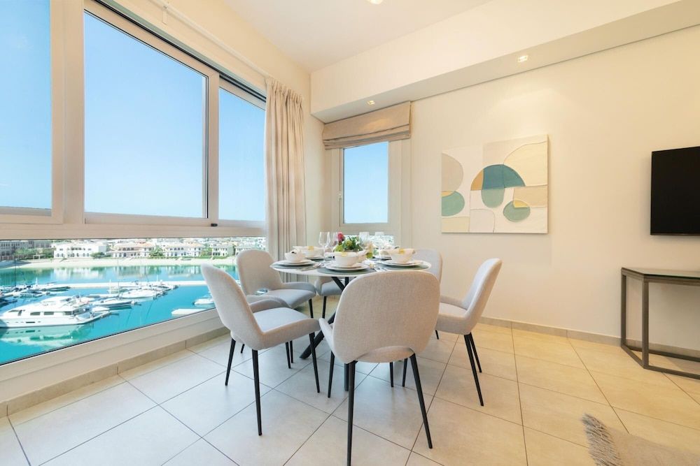 undefined Exclusive Apt w Seafront Views Over Palm Jumeirah 5