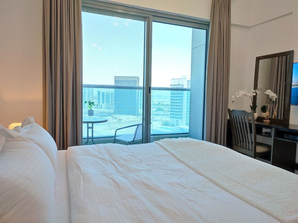 undefined SuperHost - Elite Studio With Balcony Overlooking the Canal 9