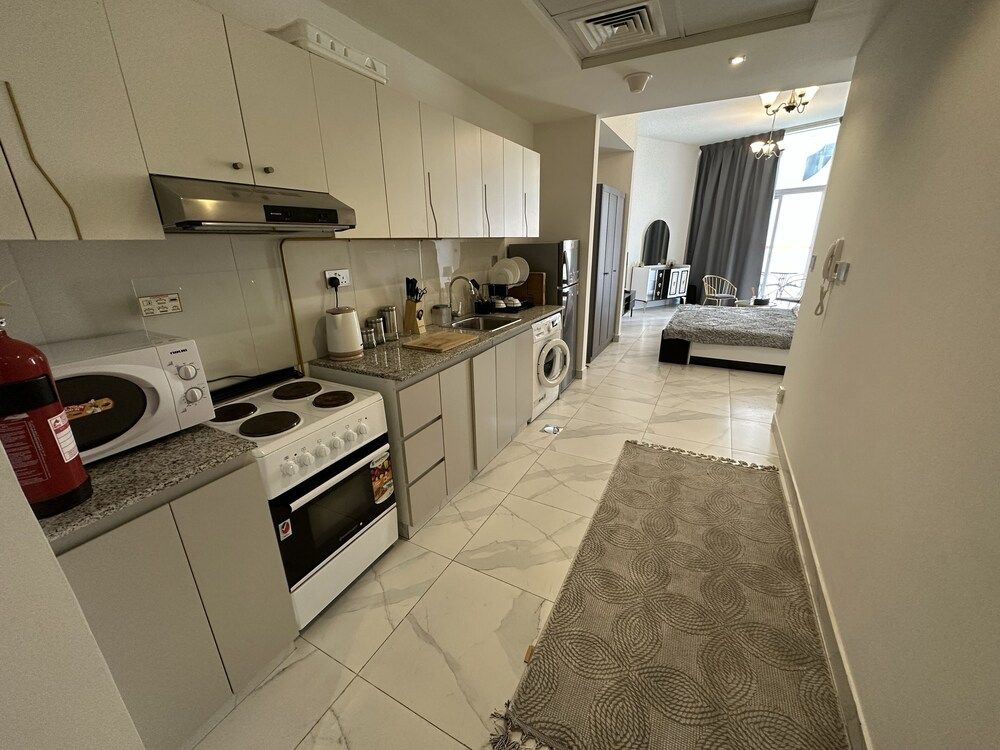 undefined Master Piece - Elegant Studio With Canal View in Business Bay 2