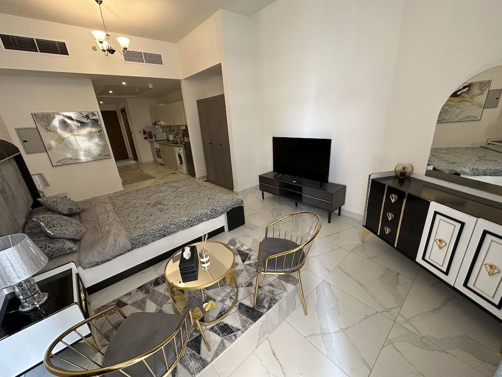 undefined Master Piece - Elegant Studio With Canal View in Business Bay 7