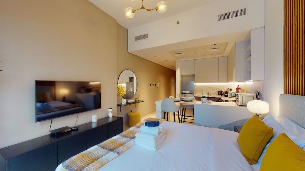 undefined Euro Residence 105 3