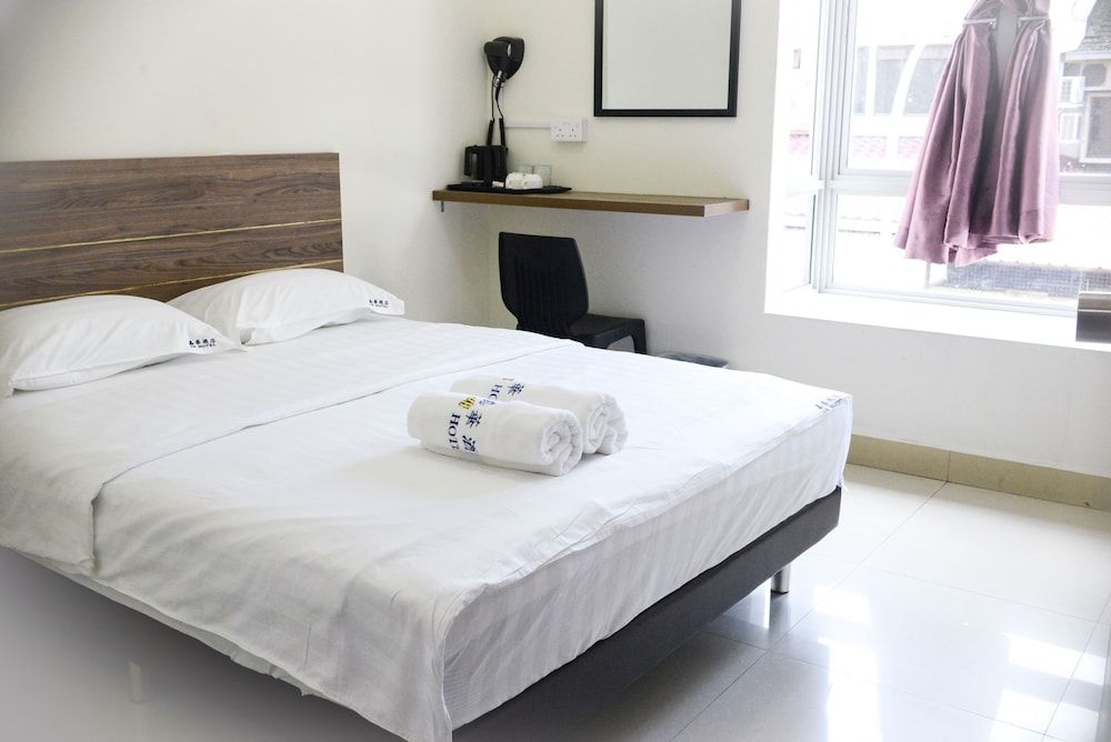 JH Hotel Standard Room 2