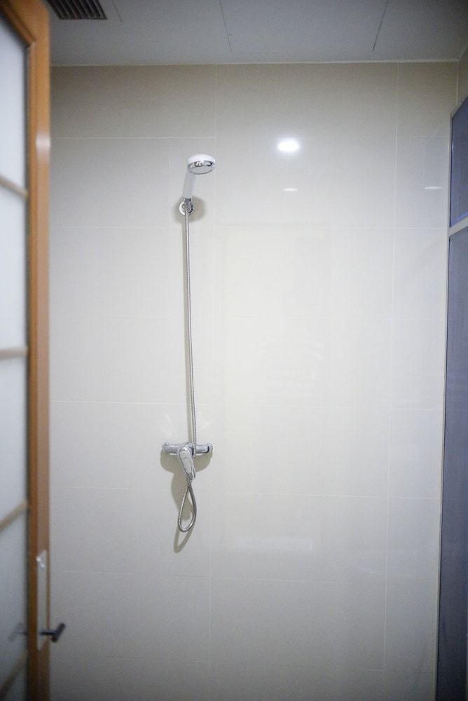 JH Hotel Standard Room 11