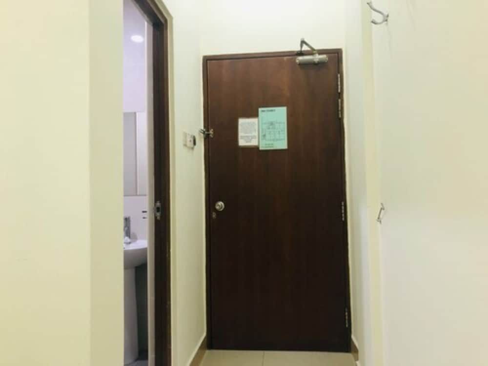 JH Hotel Standard Room 7