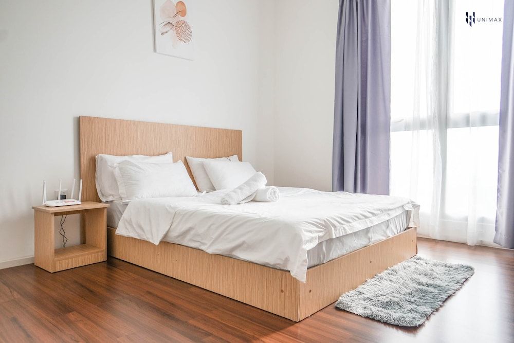 Design Condo, 2 Bedrooms, Balcony, City View