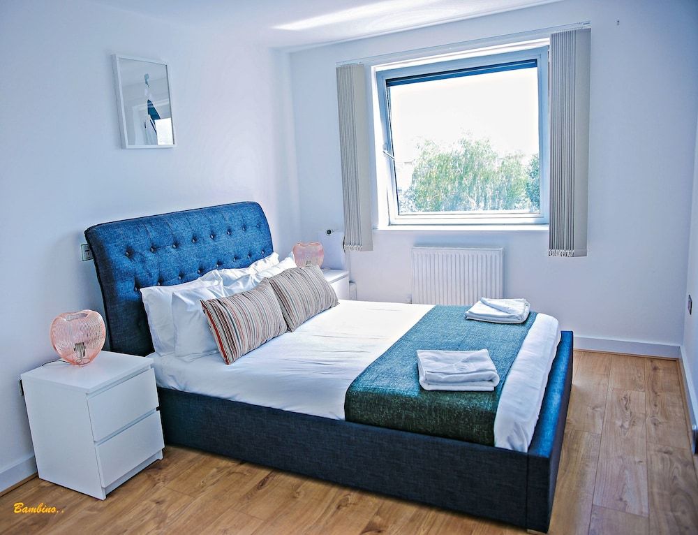 undefined Riverside 2 Bed Apartment 5