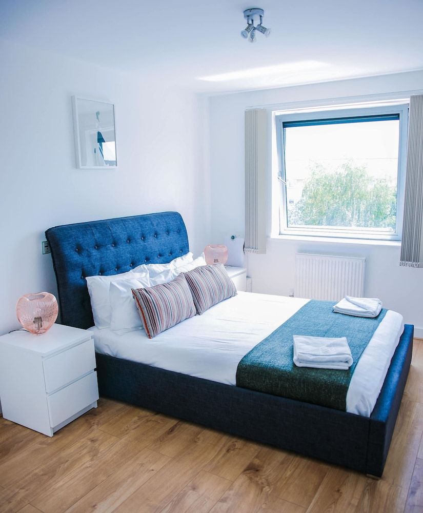 undefined Riverside 2 Bed Apartment 7