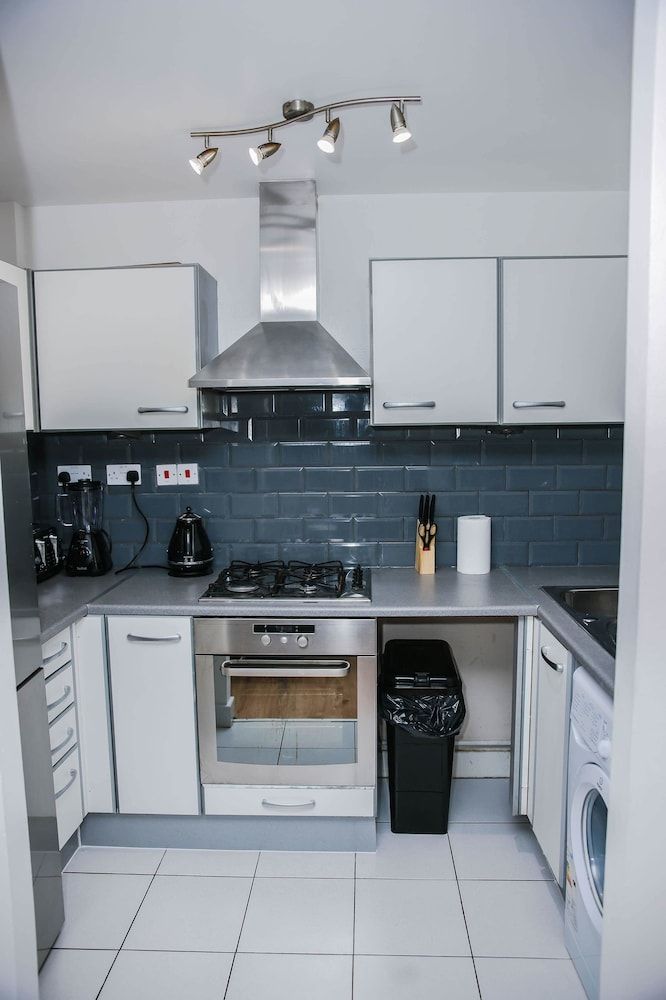 Riverside 2 Bed Apartment City Apartment, 2 Bedrooms, 2 Bathrooms 16