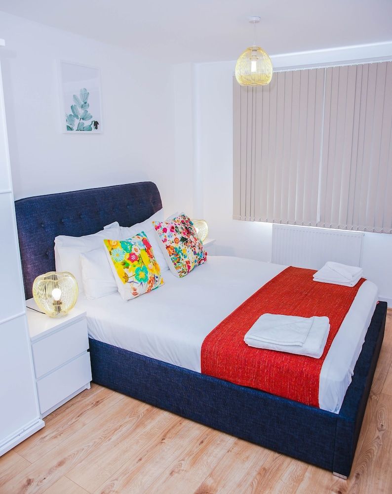 undefined Riverside 2 Bed Apartment 8