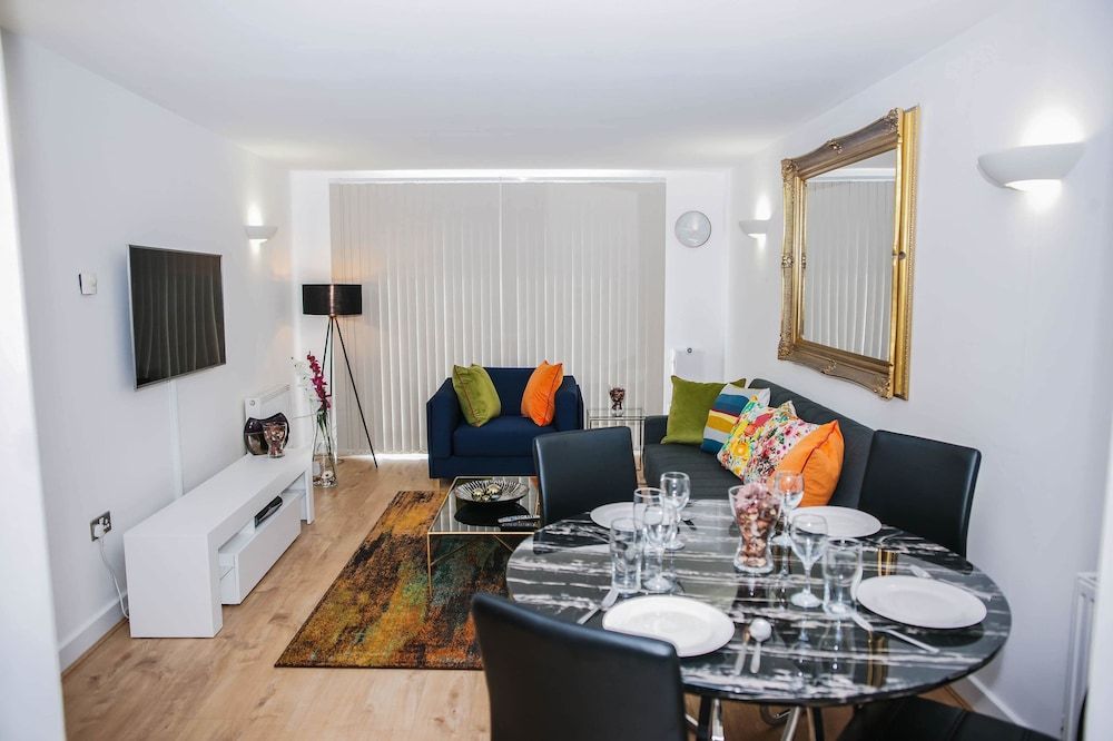 undefined Riverside 2 Bed Apartment 10